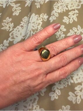 Bold Signet Ring - Gold tone